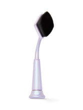 shape tapeâ„¢ blur concealer brush